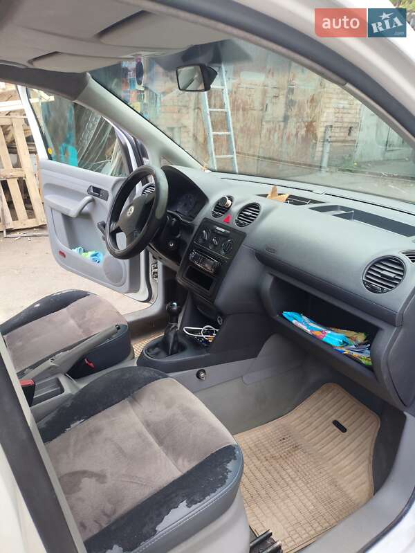 Минивэн Volkswagen Caddy 2006 в Киеве