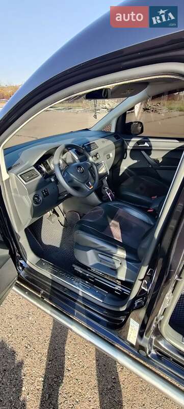 Минивэн Volkswagen Caddy 2016 в Ужгороде