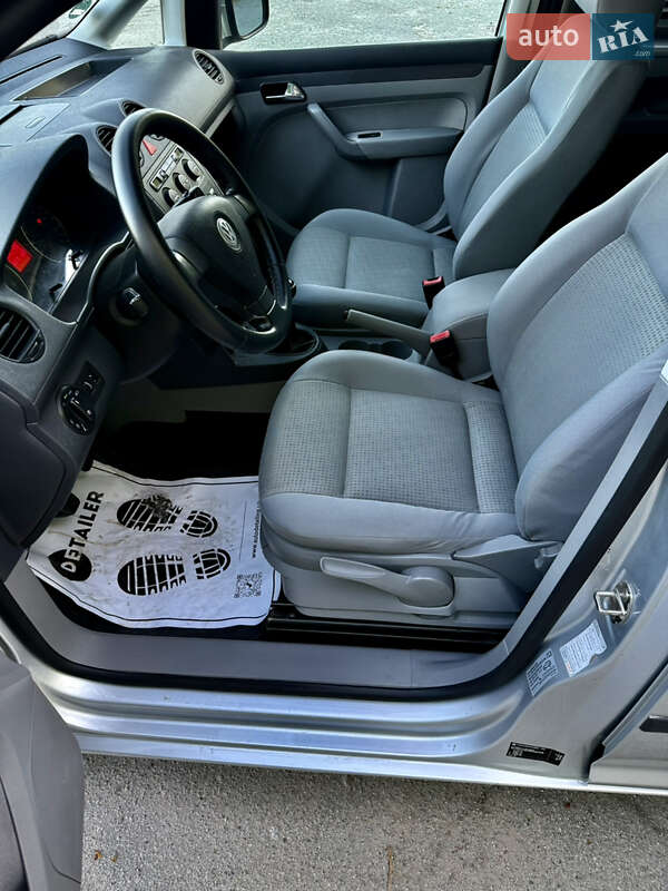 Минивэн Volkswagen Caddy 2009 в Шепетовке