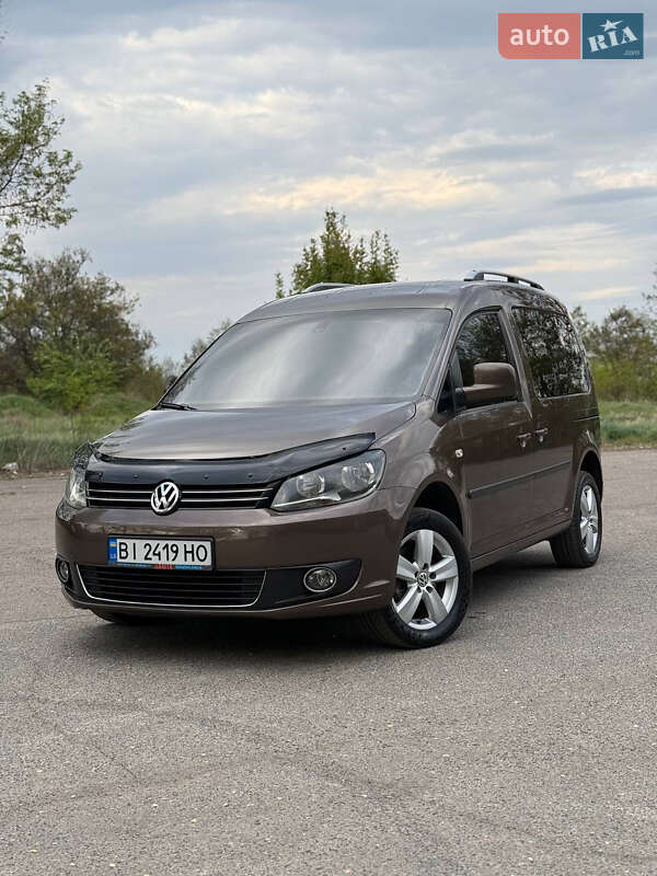 Минивэн Volkswagen Caddy 2011 в 