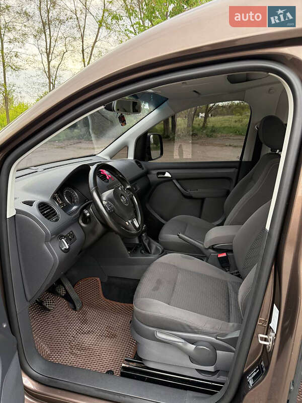 Минивэн Volkswagen Caddy 2011 в Лубнах