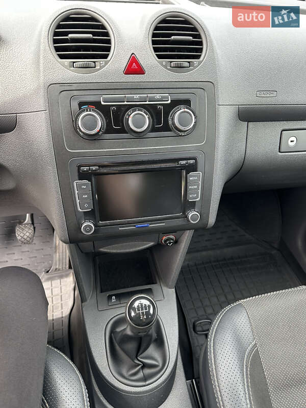 Минивэн Volkswagen Caddy 2014 в Киеве