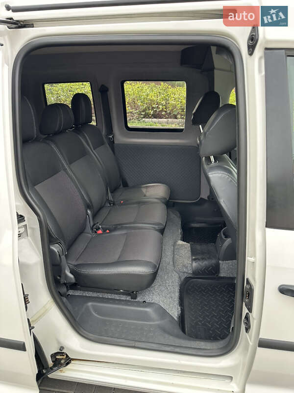 Минивэн Volkswagen Caddy 2014 в Киеве