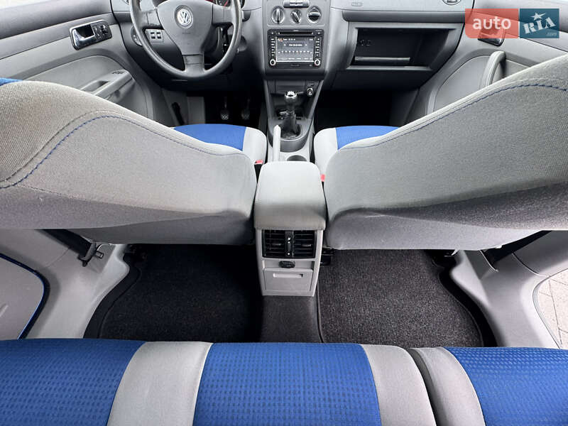 Мінівен Volkswagen Caddy 2010 в Мукачевому