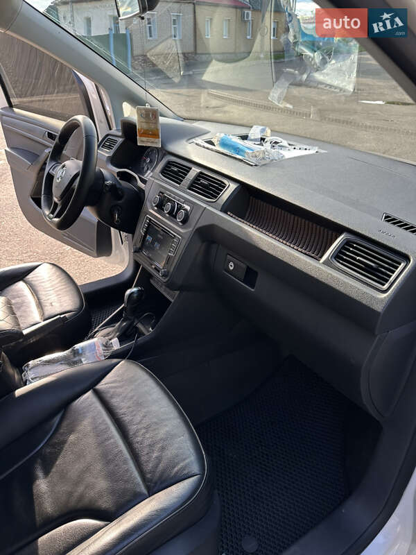 Минивэн Volkswagen Caddy 2016 в Киеве