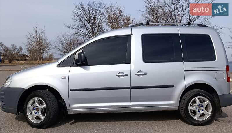 Мінівен Volkswagen Caddy 2009 в Києві