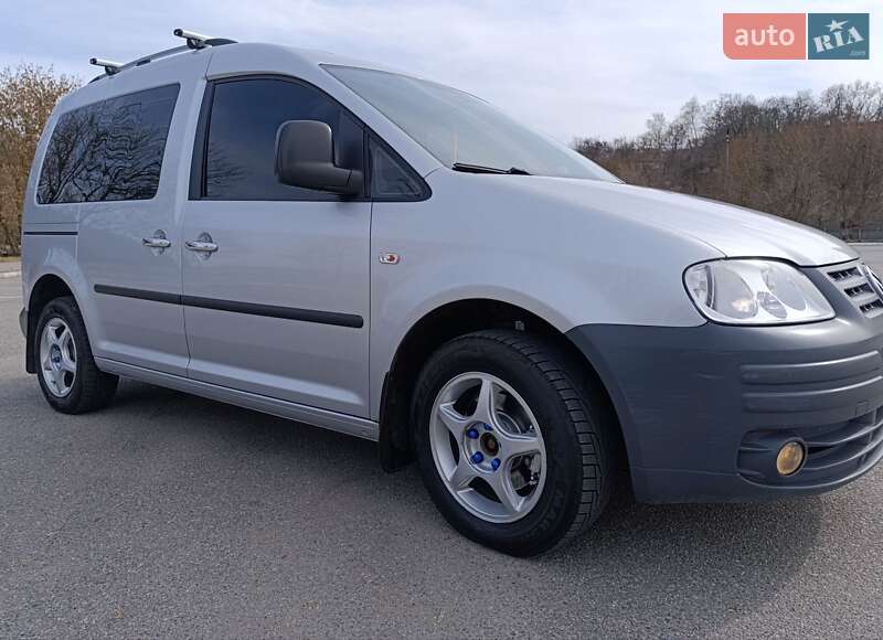 Мінівен Volkswagen Caddy 2009 в Києві