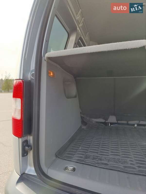 Мінівен Volkswagen Caddy 2009 в Києві