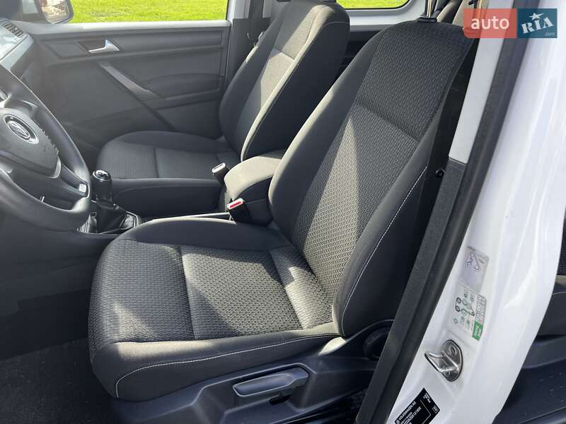 Минивэн Volkswagen Caddy 2016 в Черновцах