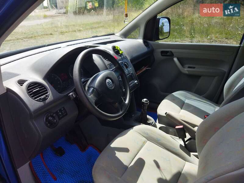 Минивэн Volkswagen Caddy 2006 в Олевске
