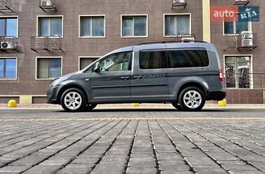 Мінівен Volkswagen Caddy 2011 в 