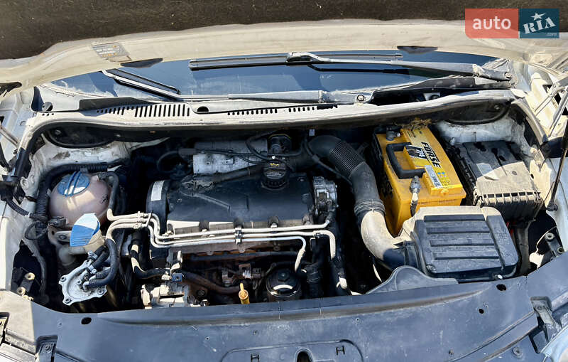 Мінівен Volkswagen Caddy 2004 в Одесі