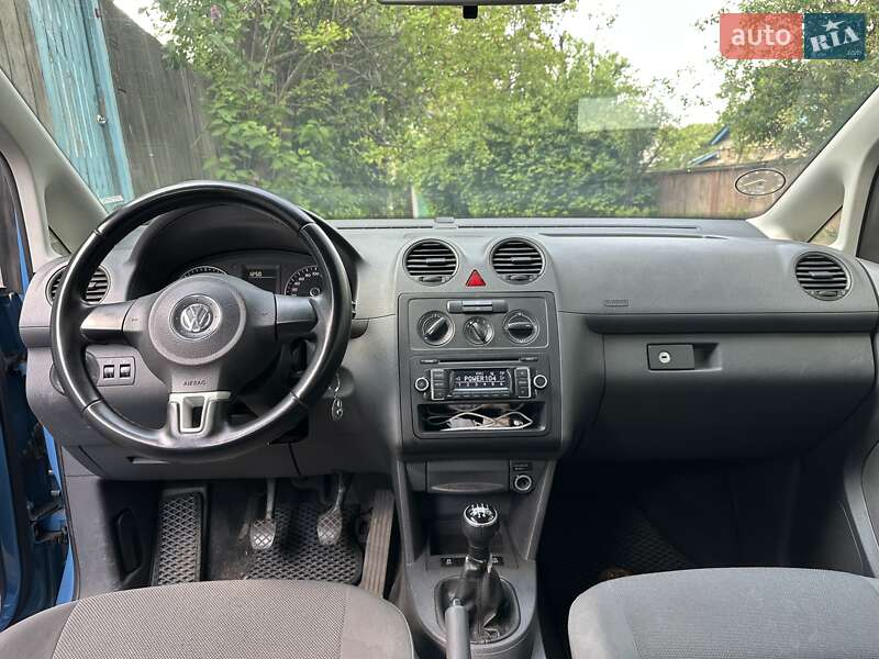 Минивэн Volkswagen Caddy 2011 в Киеве