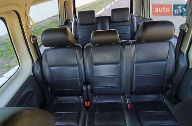 Мінівен Volkswagen Caddy 2011 в 