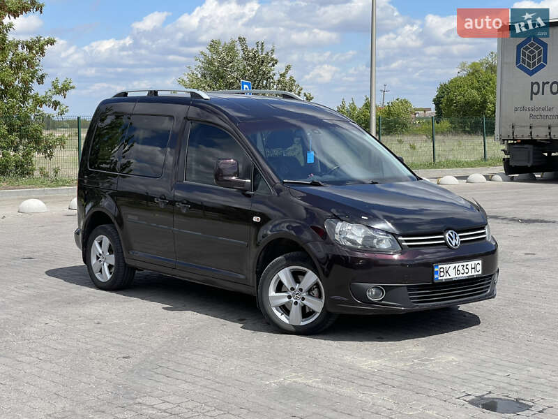 Мінівен Volkswagen Caddy 2011 в 