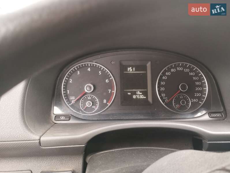 Минивэн Volkswagen Caddy 2012 в Киеве