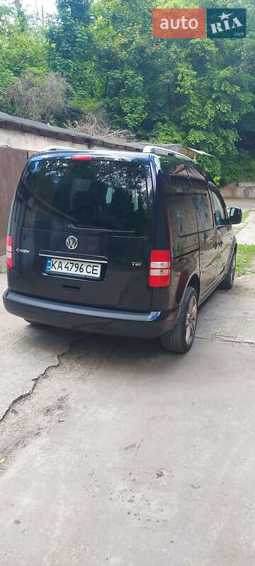 Минивэн Volkswagen Caddy 2015 в Киеве