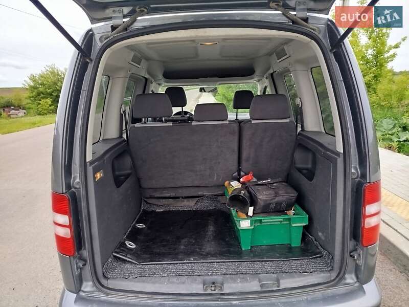 Мінівен Volkswagen Caddy 2013 в Нововолинську