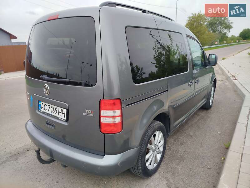 Мінівен Volkswagen Caddy 2013 в Нововолинську