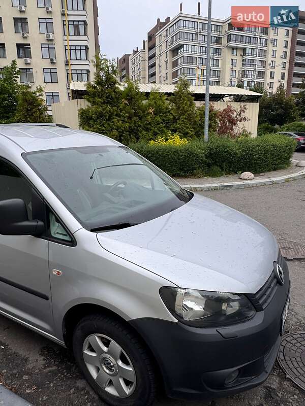 Мінівен Volkswagen Caddy 2014 в Благовіщенську