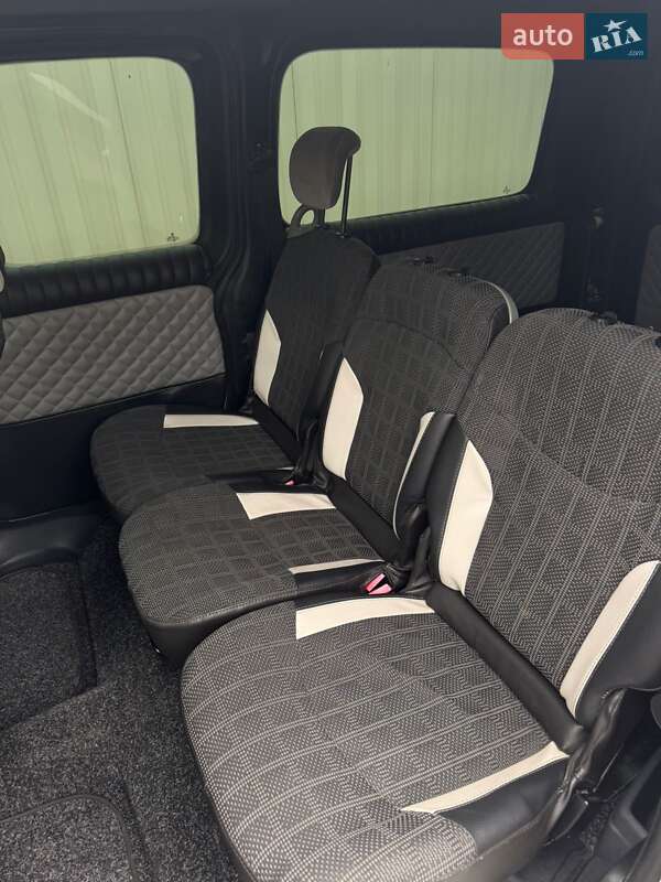 Мінівен Volkswagen Caddy 2014 в Благовіщенську