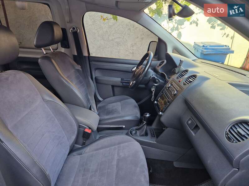 Минивэн Volkswagen Caddy 2013 в Виноградове
