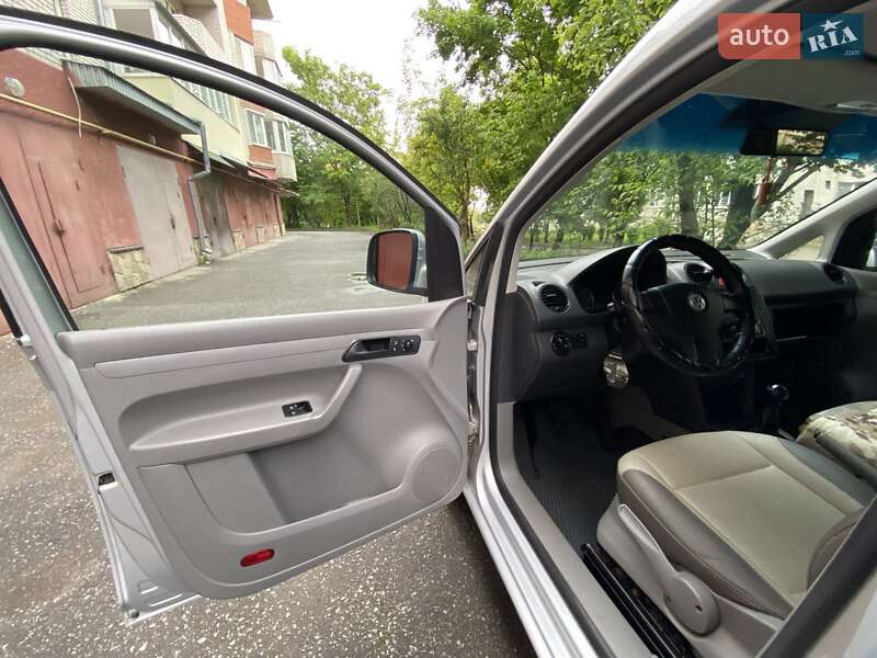 Минивэн Volkswagen Caddy 2010 в Тернополе
