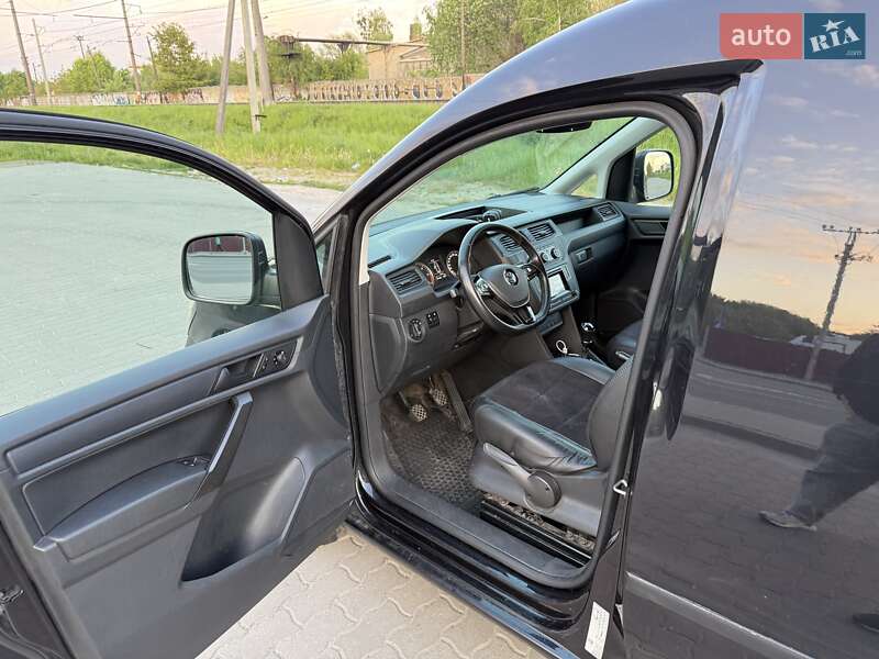 Вантажний фургон Volkswagen Caddy 2019 в Львові
