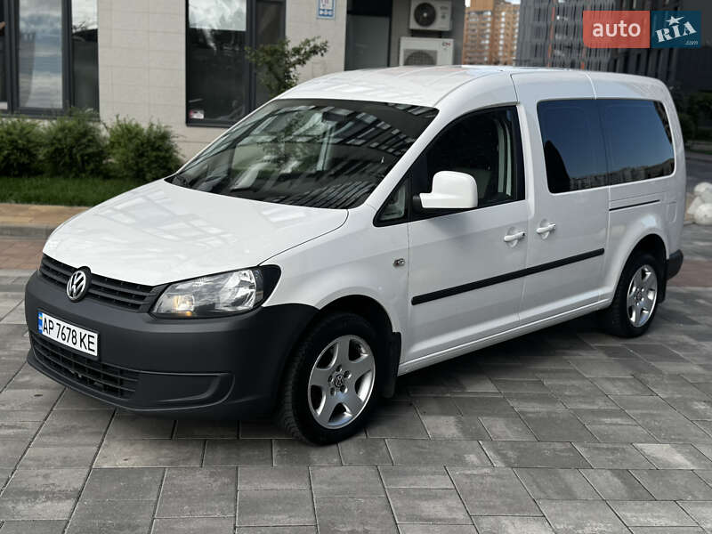 Минивэн Volkswagen Caddy 2013 в Киеве