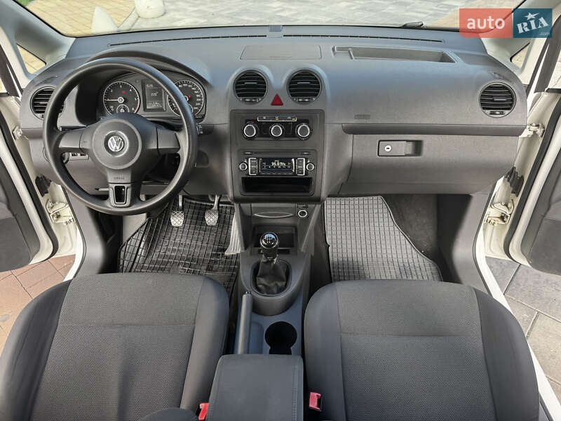 Минивэн Volkswagen Caddy 2013 в Киеве