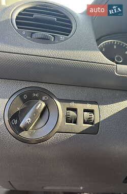 Вантажний фургон Volkswagen Caddy 2012 в 