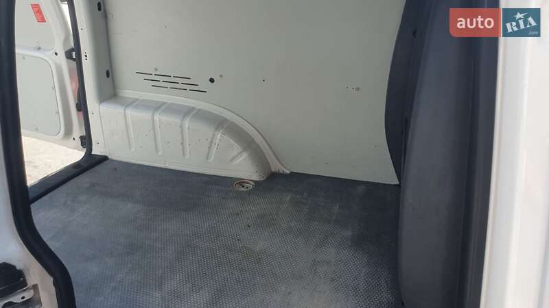 Грузовой фургон Volkswagen Caddy 2017 в Славуте