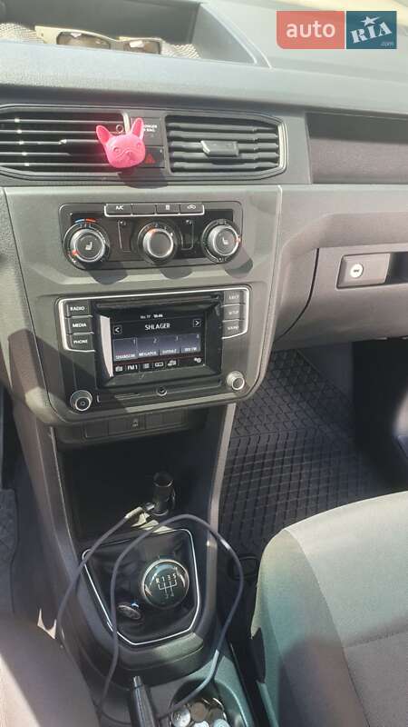 Грузовой фургон Volkswagen Caddy 2017 в Славуте