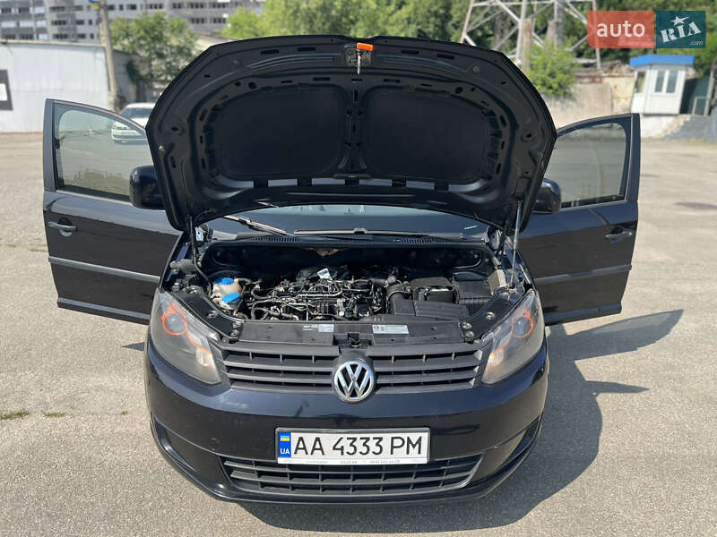 Грузовой фургон Volkswagen Caddy 2011 в Киеве