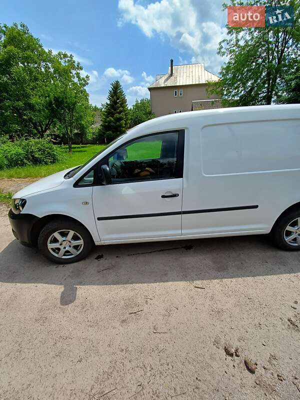 Вантажний фургон Volkswagen Caddy 2011 в Хусті