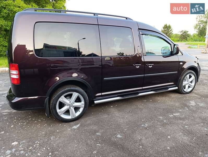 Минивэн Volkswagen Caddy 2011 в Теофиполе