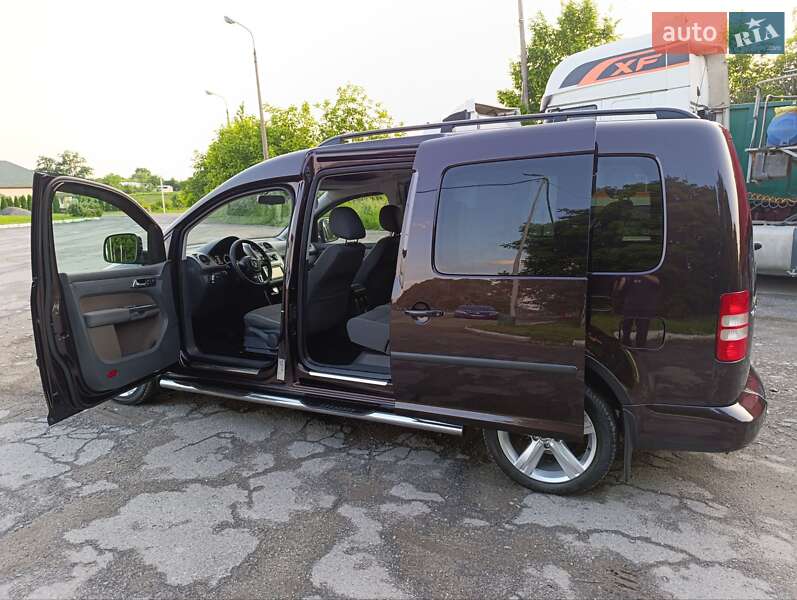 Минивэн Volkswagen Caddy 2011 в Теофиполе
