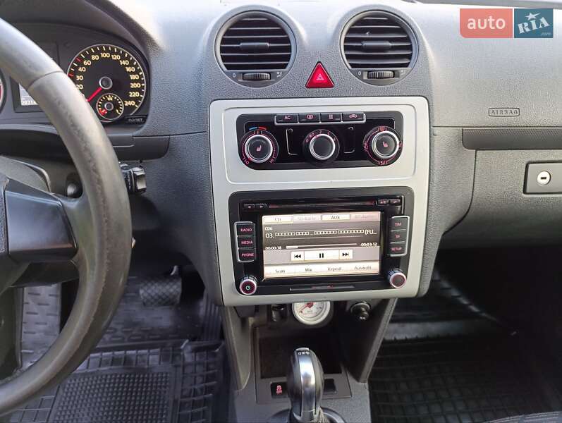 Минивэн Volkswagen Caddy 2011 в Теофиполе