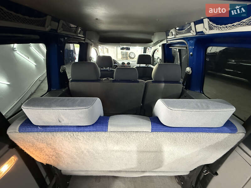 Минивэн Volkswagen Caddy 2006 в Кременце