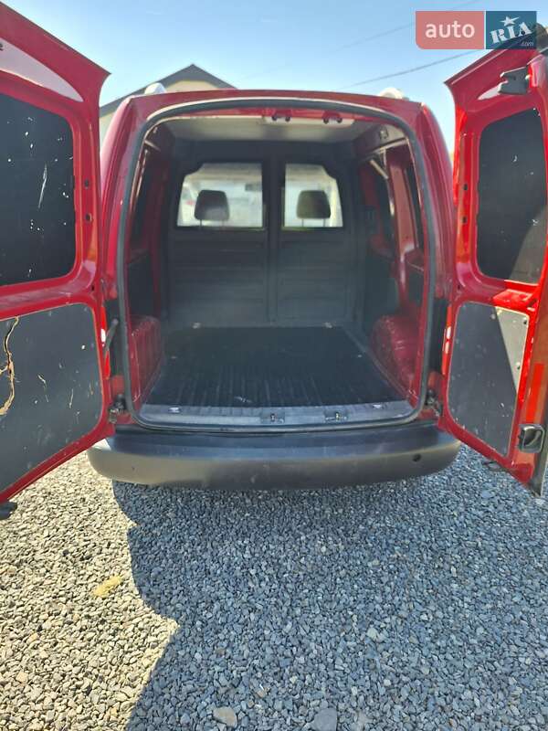 Грузовой фургон Volkswagen Caddy 2012 в Ужгороде