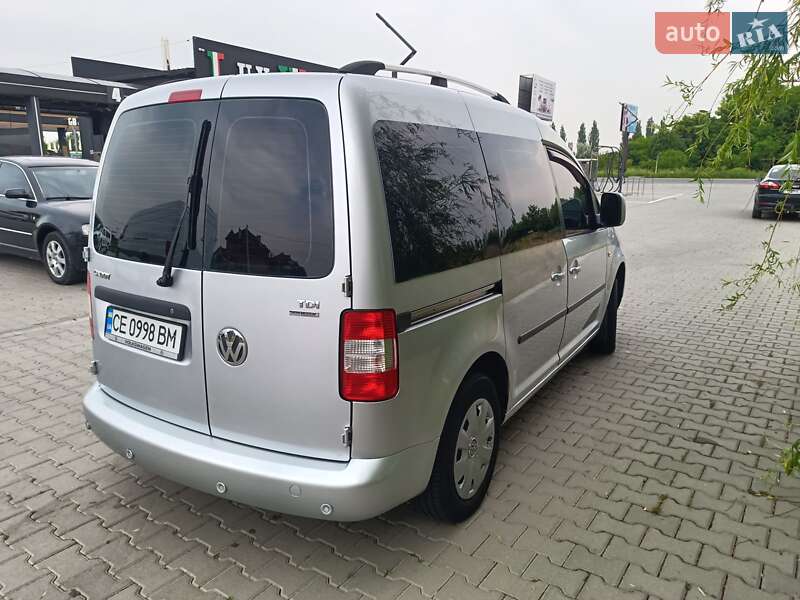 Минивэн Volkswagen Caddy 2010 в Черновцах
