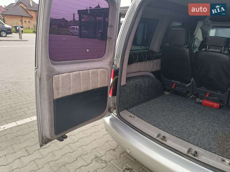 Минивэн Volkswagen Caddy 2010 в Черновцах