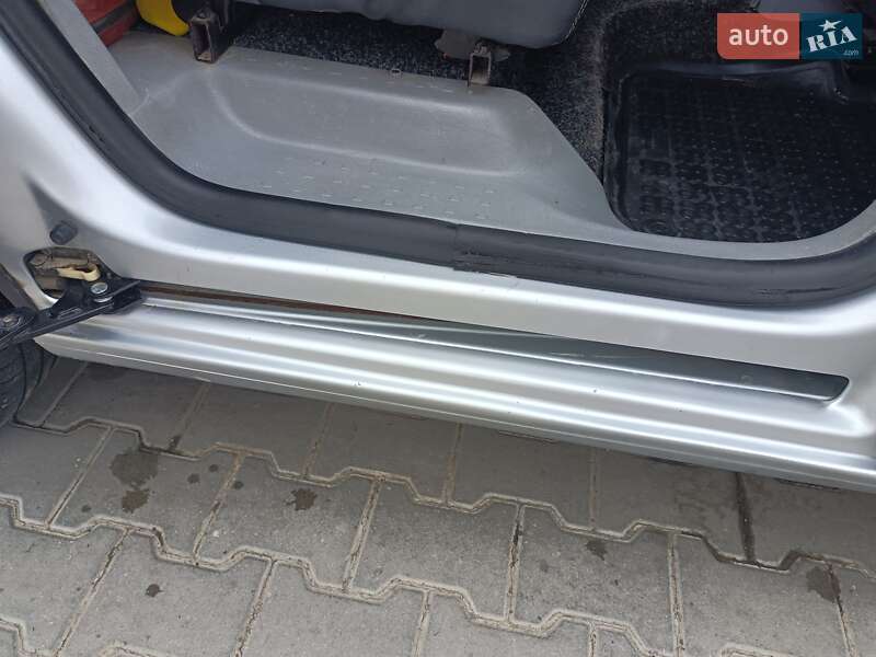 Минивэн Volkswagen Caddy 2010 в Черновцах