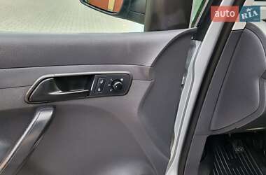 Минивэн Volkswagen Caddy 2011 в 