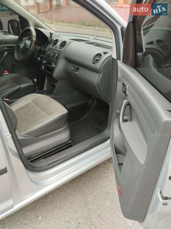 Вантажопасажирський фургон Volkswagen Caddy 2012 в Білій Церкві