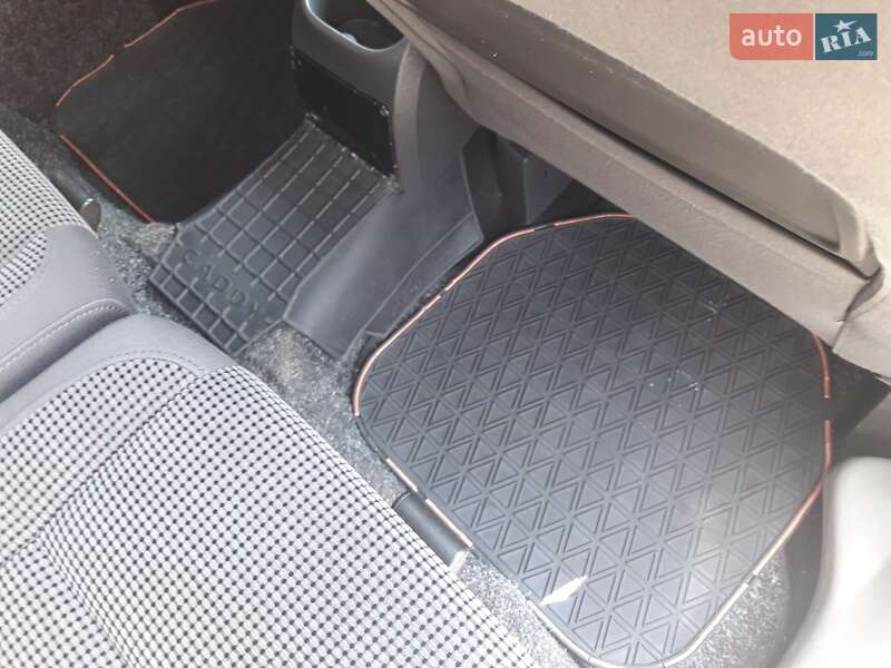 Минивэн Volkswagen Caddy 2013 в Костополе фото 30 Минивэн Volkswagen Caddy 2013 в Костополе