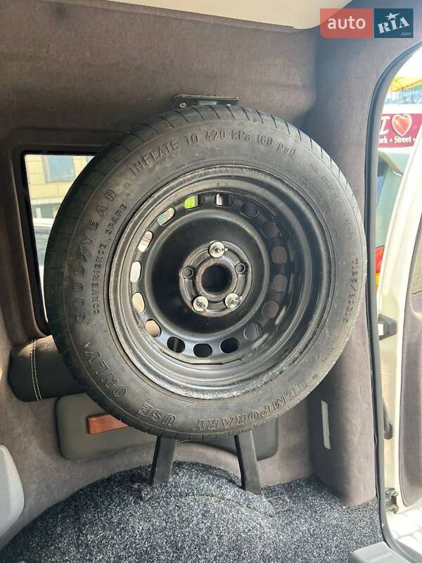 Мінівен Volkswagen Caddy 2009 в Львові