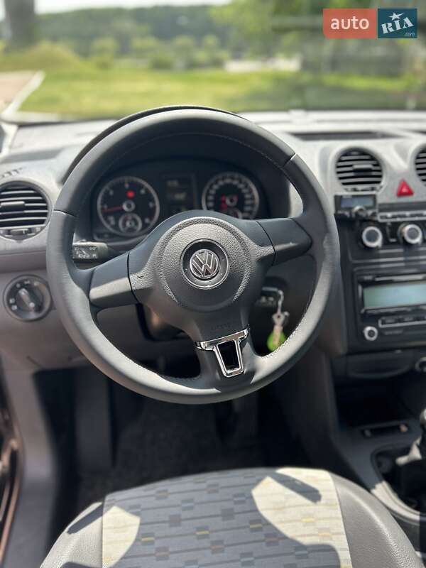 Мінівен Volkswagen Caddy 2012 в Києві