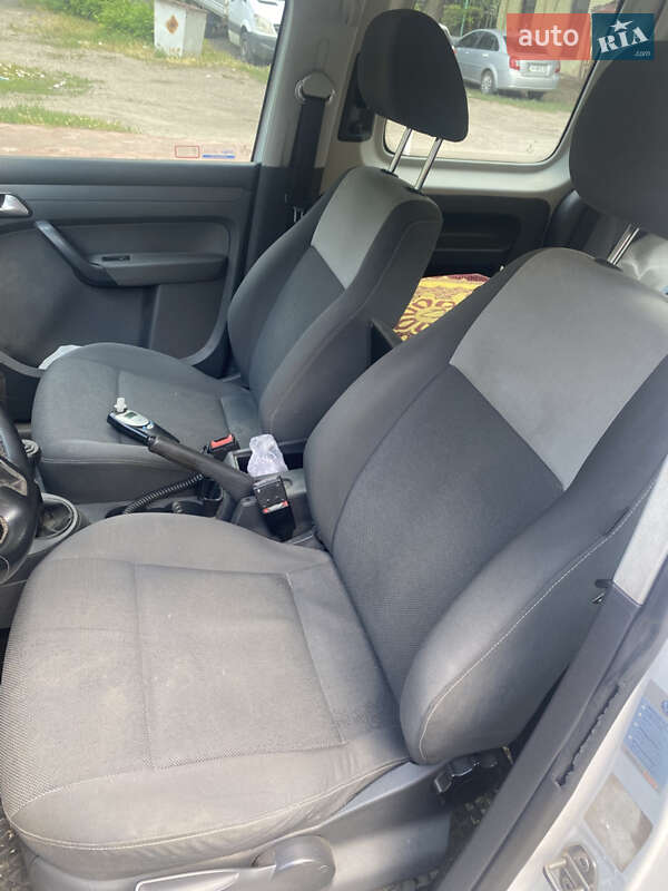 Мінівен Volkswagen Caddy 2012 в Дніпрі