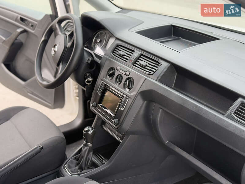 Вантажний фургон Volkswagen Caddy 2015 в Теребовлі